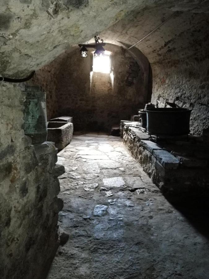 L'Antico Borgo, Un Mix Di Storia E Romanticismo Villa Lierna Exterior foto