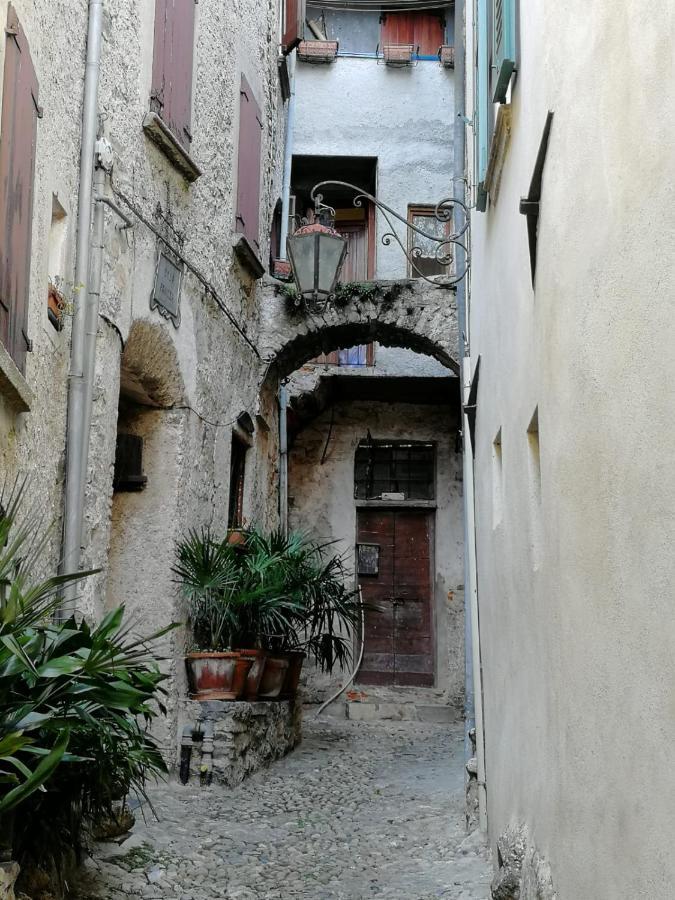 L'Antico Borgo, Un Mix Di Storia E Romanticismo Villa Lierna Exterior foto